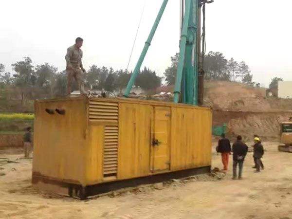 阿鲁科尔沁如何判断水冷式机油散热器密封件是否需要更换？